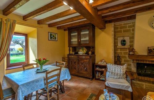 Izaut-de-l'Hotel House | Au village