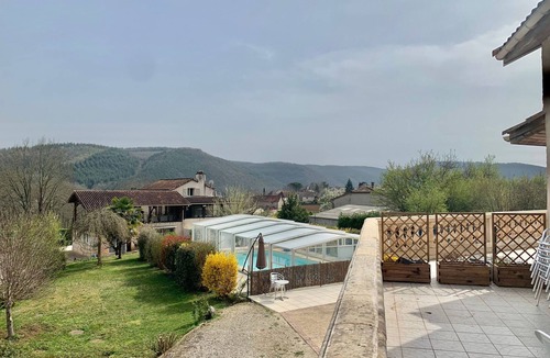 Saint-Gery Apartment | Aube-sur-la-Vallée, weitläufig mit Blick auf das Tal by Interhome
