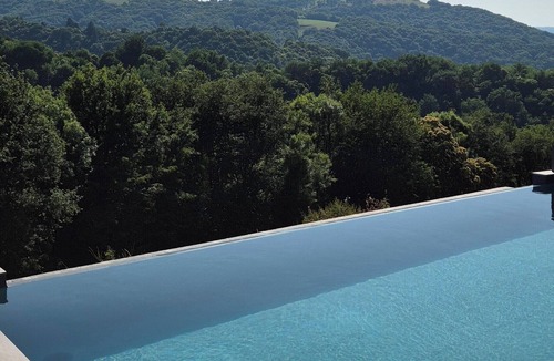 Latouille-Lentillac House | Aubié, modern barn, swimming pool and AC
