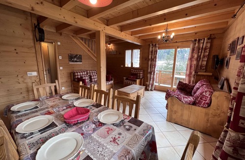 La Clusaz Apartment | AULP DE SUZ 1 – Semi-detached chalet with mountain views, near the shuttle stop – Wi-Fi – Garage and parking