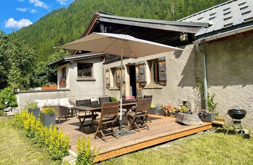 Vallorcine Ski Chalet | Authentic stone and larch chalet in a cool location! Altitude: 1,250 m; Sleeps 8–9; 90 m²