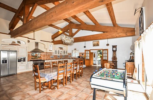 Laroque-des-Alberes House | Authentique maison piscine