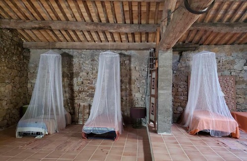 La Tour-Sur-Orb Hostel | Aux Mimosas
