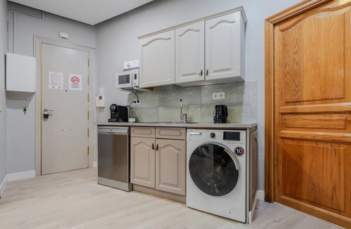 La Sagrada Familia Apartment | Avenida Gaudi Barcelona
