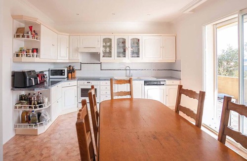 Rochefort-du-Gard House | Awesome home in Rochefort du Gard