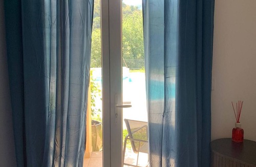 Villelongue-dels-Monts Bed & Breakfast | AZUR SUITE with pool view and terrace