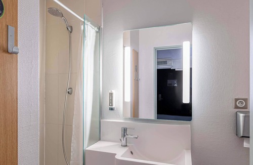 Lormont Hotel | B&B HOTEL Bordeaux Lormont