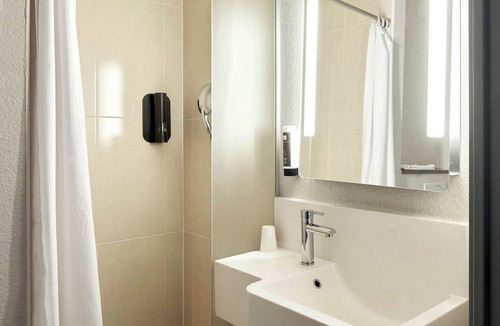 La Courneuve Hotel | B&B HOTEL Paris Le Bourget