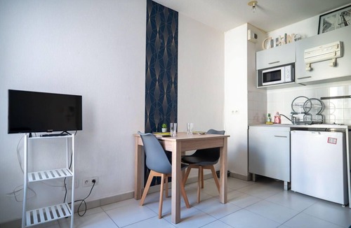 Saint-Roch Apartment | Bail mobilité - Beau studio proche tram Saint-Roch