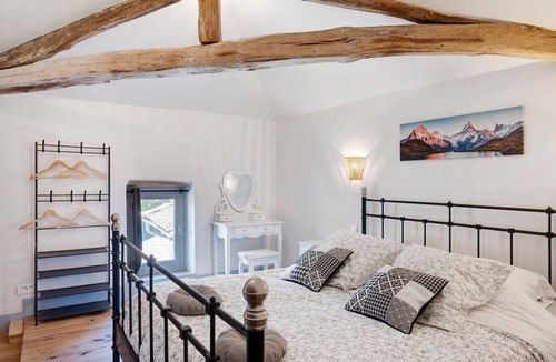 Montgaillard-de-Salies Bed & Breakfast | Baladous - Salat Guest Room with Shared Terrace, Wi-Fi and Air Conditioning