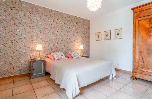 Lagarde Pareol Bed & Breakfast | Bambou Guest Room with Shared Pool, Wi-Fi, and Air Conditioning