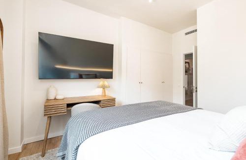 La Maternitat i Sant Ramon Apartment | Barcelona Stadium Prestige Apartment