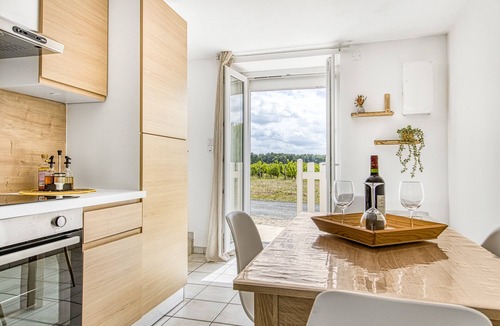 Begadan House | Barrail du Moulin Cottage with Private Terrace and Wi-Fi in Bégadan