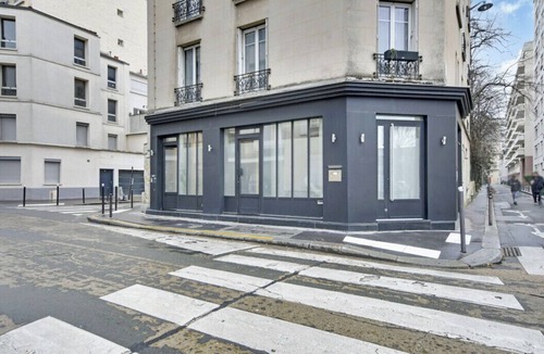14th Arrondissement Apartment | Basement studio- Montparnasse Station
