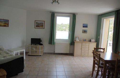Mollans-sur-Ouveze Apartment | Bastidon for rent facing Mont Ventoux, shared swimming pool