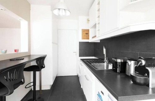 Quartier de la Roquette Apartment | Bastille Chic : Appartement Premium 4P