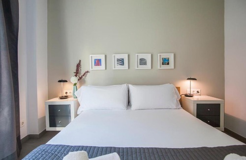 el Camp d'en Grassot i Gracia Nova Apartment | BBarcelona Gaudí Flats
