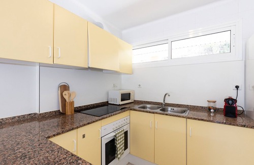 Vandellos i l'Hospitalet de l'Infant Apartment | Beachfront apartment for families with pool · UHC ARCO DEL SOL 210