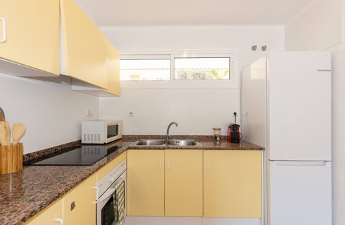Vandellos i l'Hospitalet de l'Infant Apartment | Beachfront apartment for families with pool · UHC ARCO DEL SOL 210