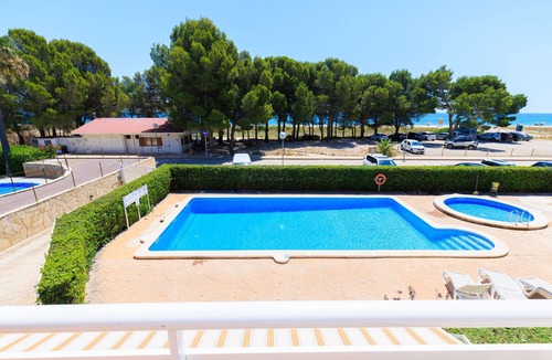 Vandellos i l'Hospitalet de l'Infant Apartment | Beachfront apartment for families with pool · UHC ARCO DEL SOL 210