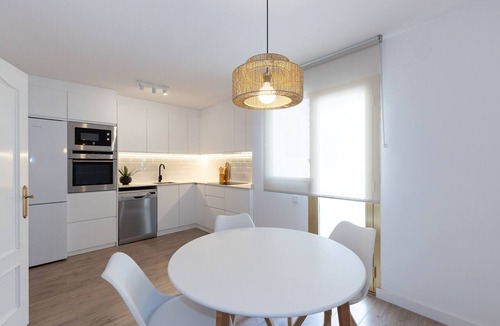 Salou City Centre Apartment | Beachfront penthouse sleeps 10 · AirCon · Pool · UHC PLAYAMERO 331
