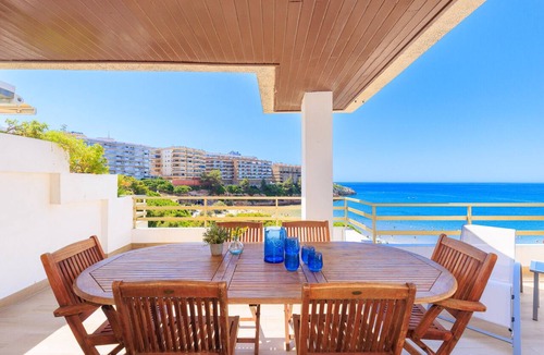 Salou City Centre Apartment | Beachfront penthouse sleeps 10 · AirCon · Pool · UHC PLAYAMERO 331
