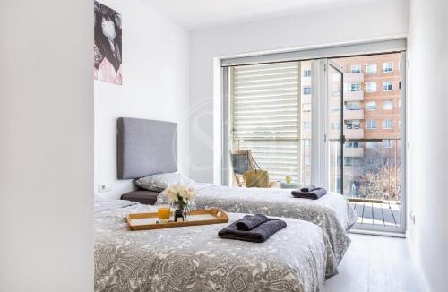 Diagonal Mar i el Front Maritim del Poblenou Apartment | Beachfront with terrace for 8