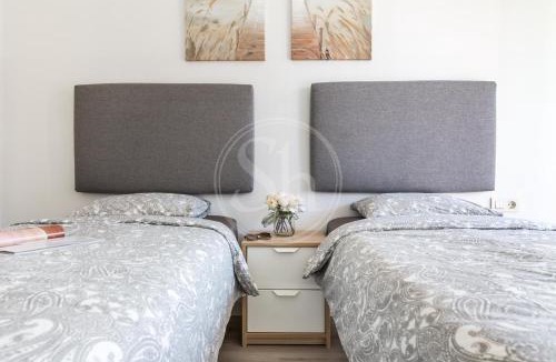 Diagonal Mar i el Front Maritim del Poblenou Apartment | Beachfront with terrace for 8