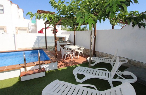 Riumar Villa | Beachside Getaway: Private Pool, AC, Free WiFi, Pet-Friendly, Near Dog Beach