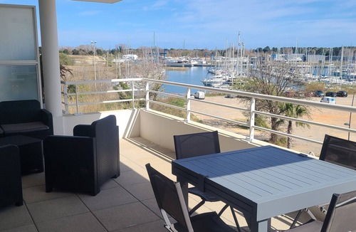 Canet-en-Roussillon Apartment | Beau T3 - Meublé Classé 3 - Vue Dégagée sur Marina