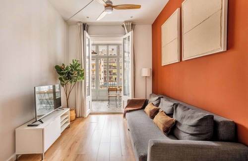 L'Antiga Esquerra de l'Eixample Apartment | Beautiful 4bd 4ba apartment in Eixample District