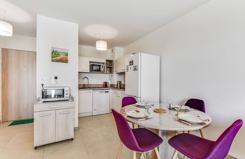 Sainte-Marie-Plage Apartment | Beautiful apartment for 4 guests with A/C, pool, WIFI, TV and terrace