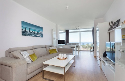 Castelldefels Apartment | Beautiful apartment with fantastic sea views