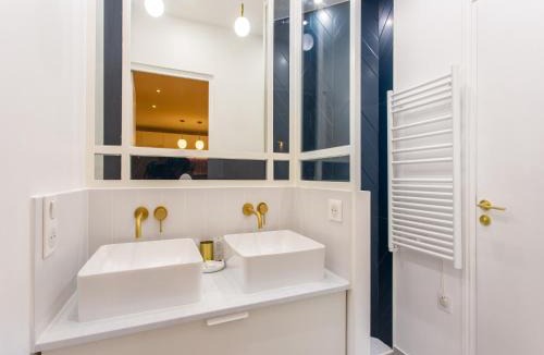 Quartier de Rochechouart Apartment | Beautiful apartment - 4BR 10P - Rue des Martyrs