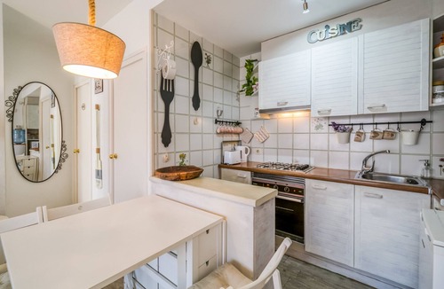 Calella Apartment | Beautiful apartment in Calella 5 minutes from the beach. Close to shops and restaurants. Free WIFI. Vivalidays Ilaria.