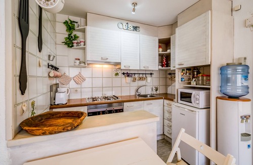 Calella Apartment | Beautiful apartment in Calella 5 minutes from the beach. Close to shops and restaurants. Free WIFI. Vivalidays Ilaria.