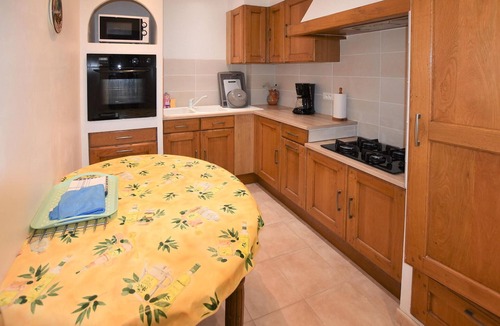 Nyons Apartment | Beautiful apartment in Nyons with swimming pool