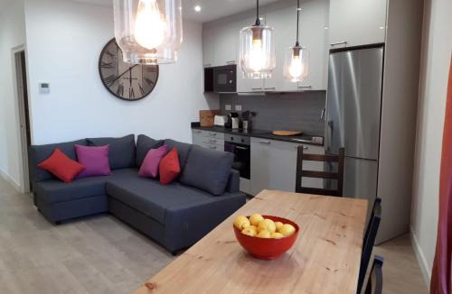 Gothic Quarter Apartment | Beautiful Apartment on Las Ramblas with Port views