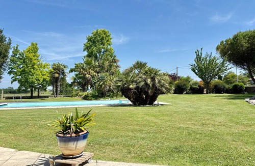 Civrac-en-Medoc House | Beautiful country house close to beaches (20 minutes) and shops.
