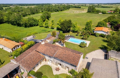 Civrac-en-Medoc House | Beautiful country house close to beaches (20 minutes) and shops.