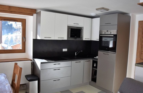 Pralognan-la-Vanoise Apartment | Beautiful 2-room new in chalet in Pralognan - sleeps 4