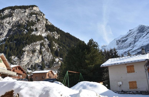 Pralognan-la-Vanoise Apartment | Beautiful 2-room new in chalet in Pralognan - sleeps 4