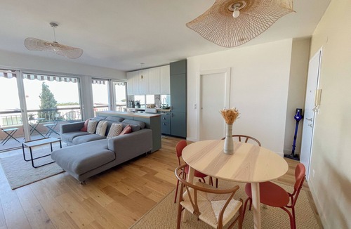 Roquebrune-Cap-Martin Apartment | Beautiful 2-room apartment with large terrace, sea view and private parking space