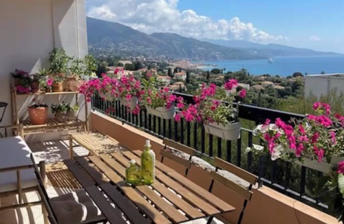 Roquebrune-Cap-Martin Apartment | Beautiful 2-room apartment with large terrace, sea view and private parking space