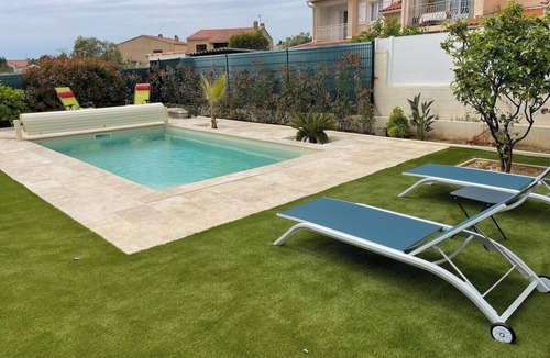 Six-Fours-les-Plages Villa | Beautiful Villa 8 pers - A/C - Swimming pool - 5mn from the beach.