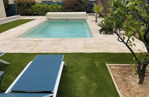 Six-Fours-les-Plages Villa | Beautiful Villa 8 pers - A/C - Swimming pool - 5mn from the beach.
