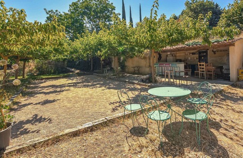 La Tour-d'Aigues House | Beautiful home in La Tour-d'Aigues with swimming pool