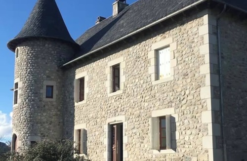 Lanobre House | Beautiful manor house a stone's throw from Château de Val and the Auvergne mountains