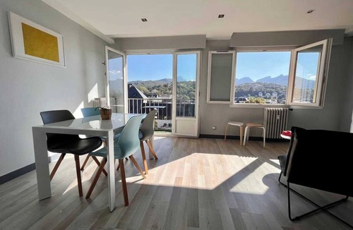 Chambery Apartment | Beautiful modern 7th floor apartment with panoramic views