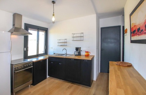 Reauville Apartment | Beautiful modern apartment with simple interior and neat decoration.